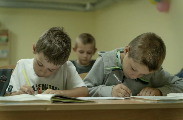 На Харківщині планують вивести до 20 тисяч школярів у змішану форму навчання