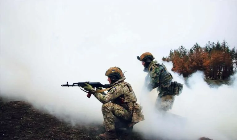Росіяни девʼять разів наступали на Харківщині